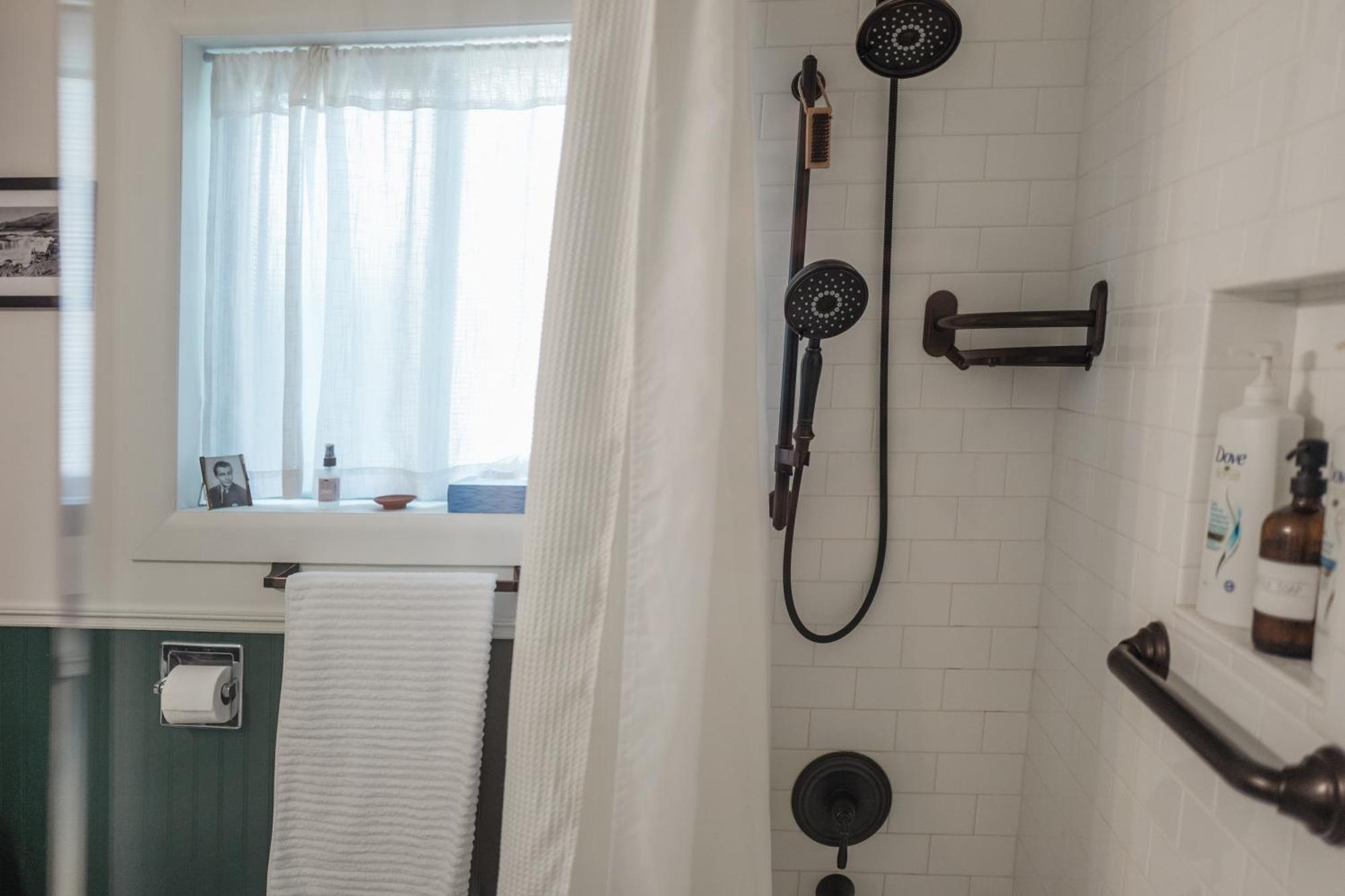 Southeast Portland Comfy & Eclectic Craftsman Home Exteriér fotografie